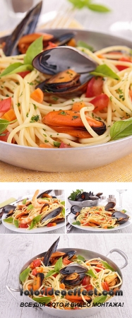 Stock Photo: Spaghetti with mussel