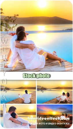      / Romantic couple and an amazing sunset - Raster clipart