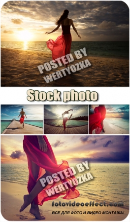     / Girl on the ocean beach - stock photos